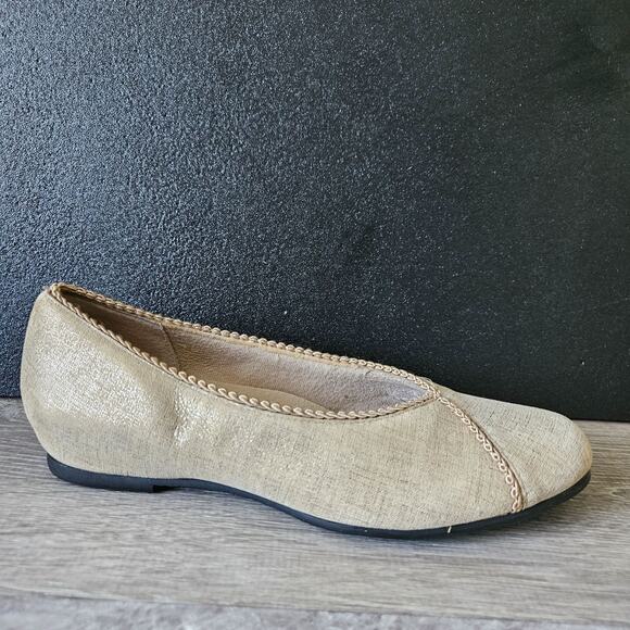 Munro American Soft Gold Iridescent Womens Ballet Flats Slip on Size 7 Shoes - Picture 5 of 15